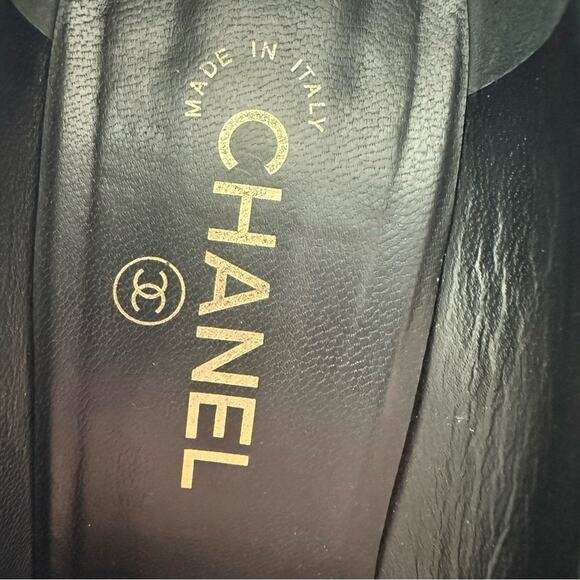 CHANEL women suede heels with pearls  size 38C EU Authentic - Picture 3 of 9